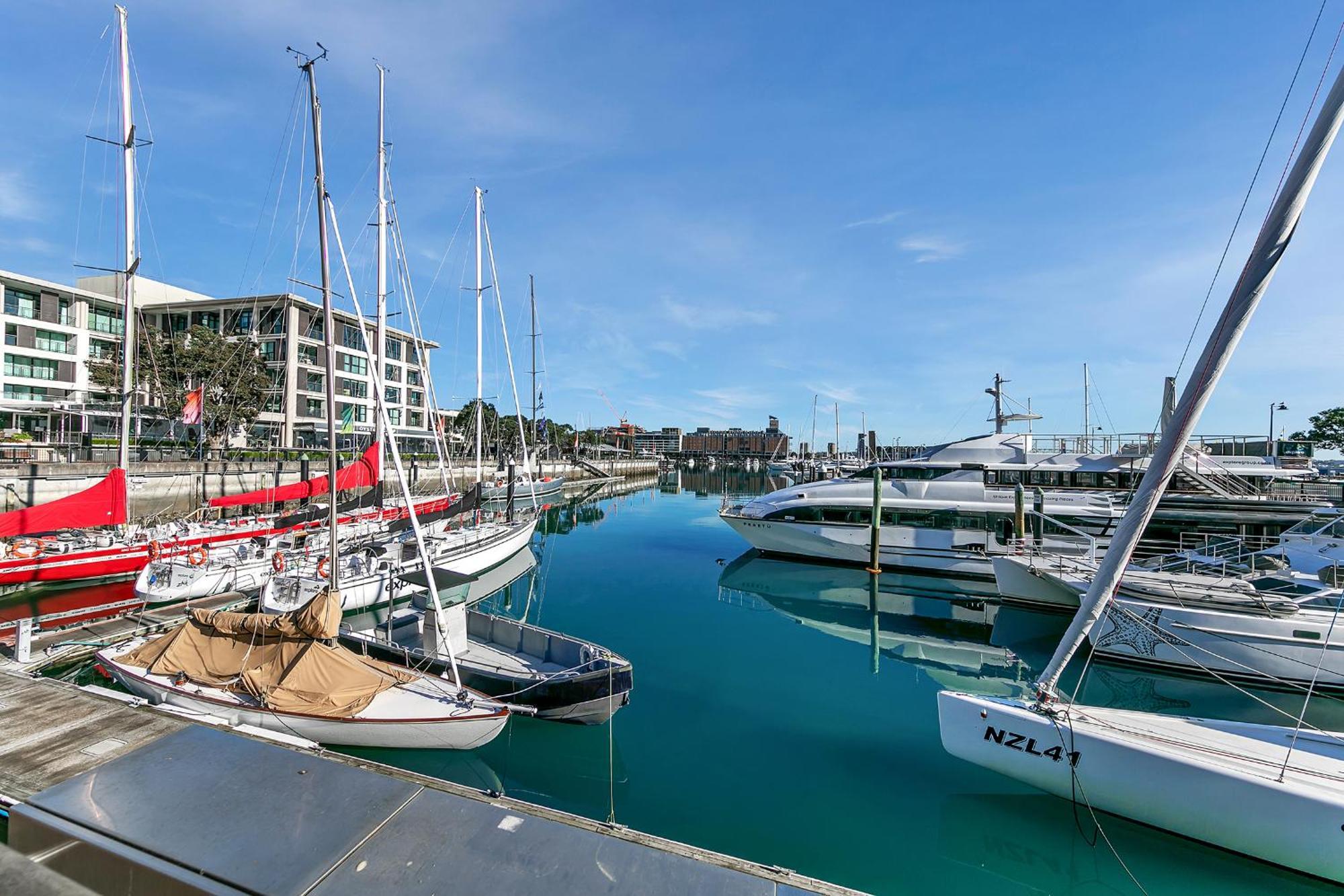 Sophisticated Spacious Apt W Stunning Harbour View Auckland Exterior photo
