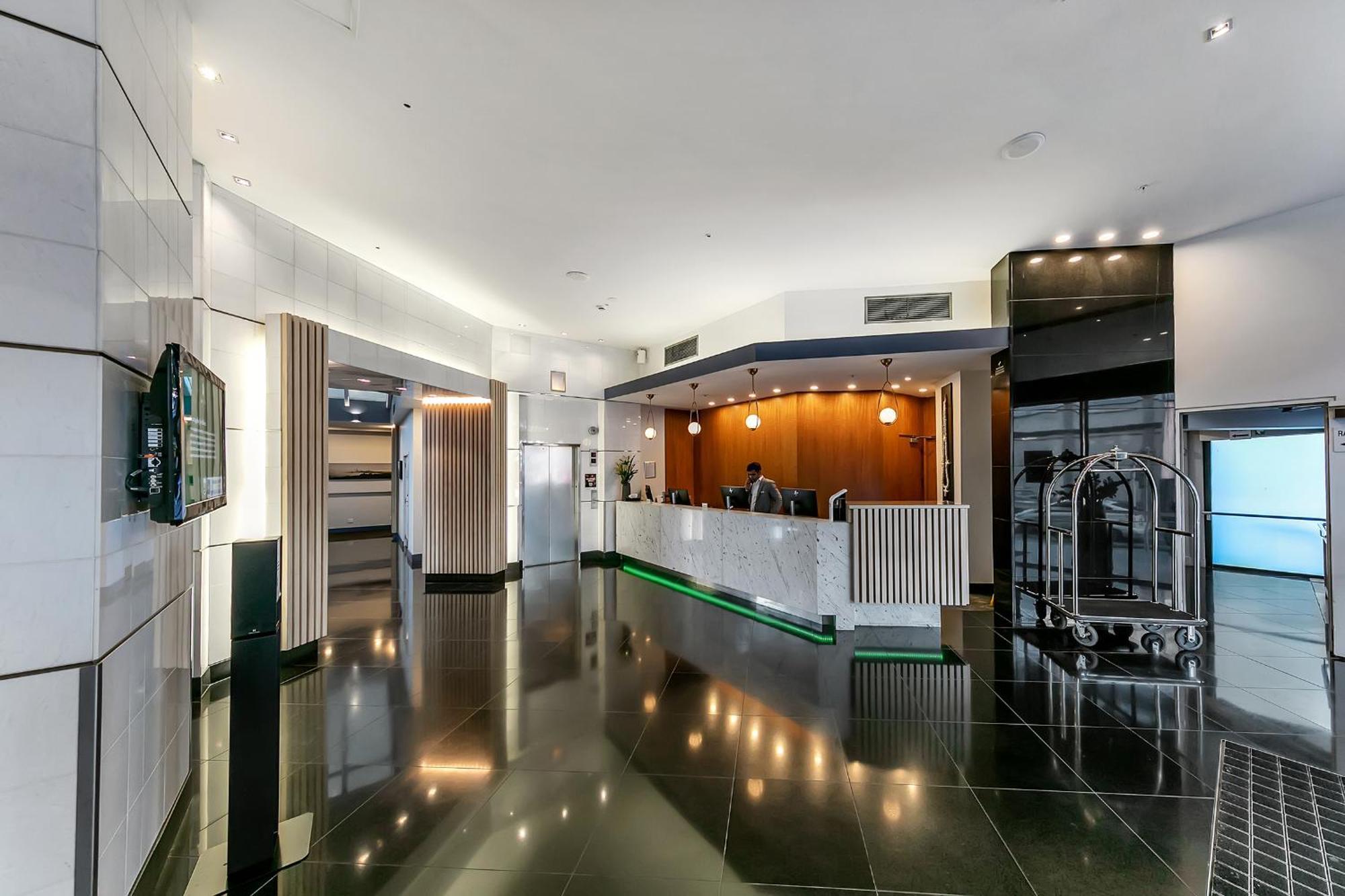Sophisticated Spacious Apt W Stunning Harbour View Auckland Exterior photo