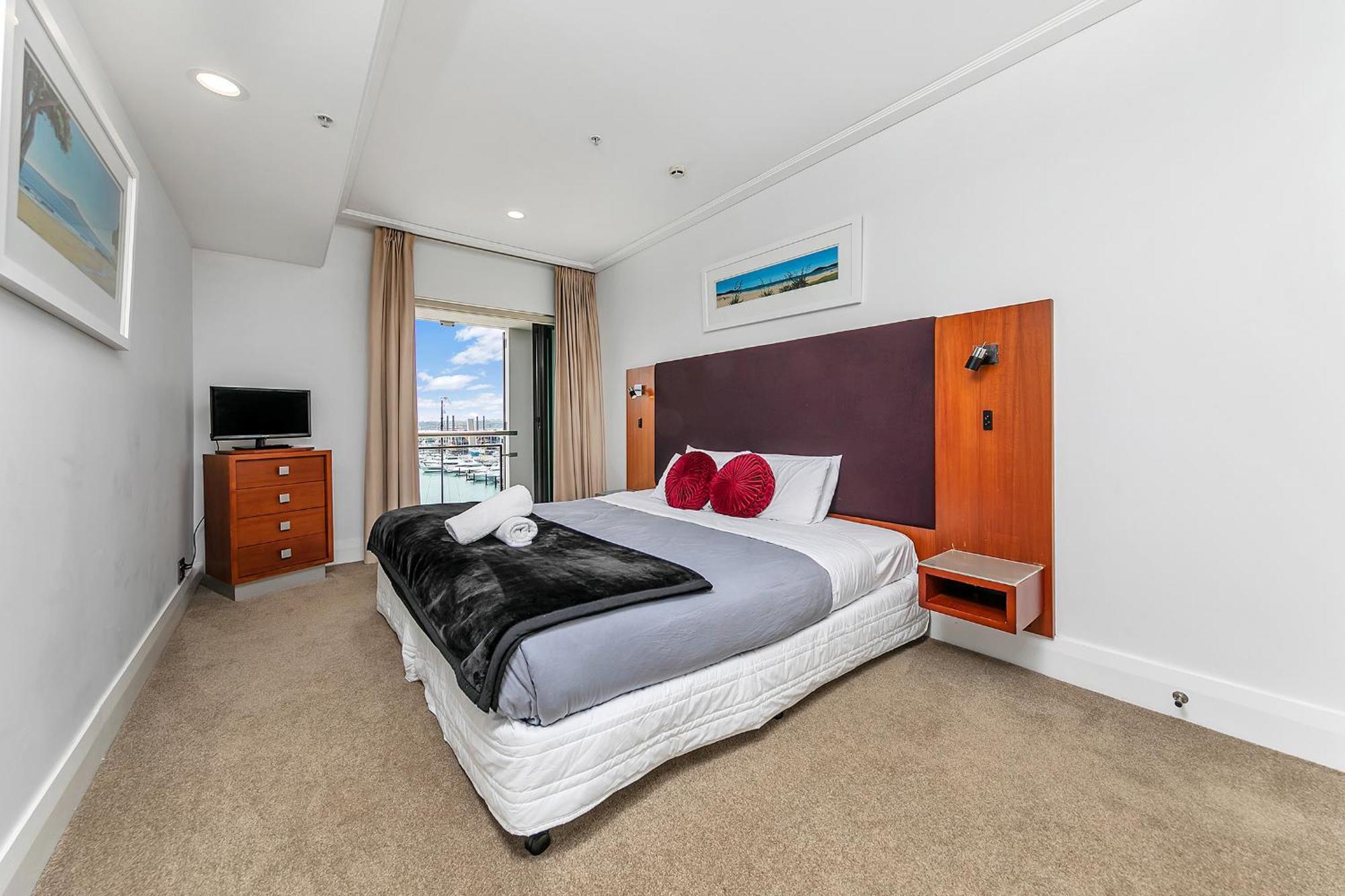 Sophisticated Spacious Apt W Stunning Harbour View Auckland Exterior photo